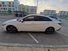 Hyundai Elantra, 2024
