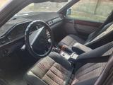 Mercedes-Benz E 220 1994 года за 1 000 000 тг. в Тараз – фото 4