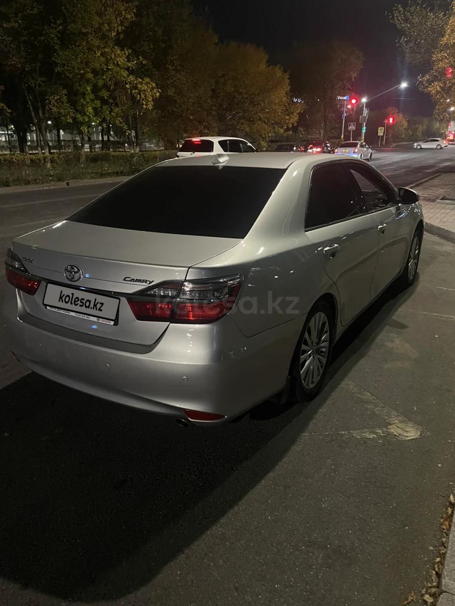 Toyota Camry 2015 г.