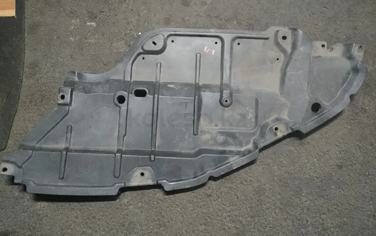 Оригинальная защита двигателя от Toyota Camry 40 2.4 за 15 000 тг. в Алматы