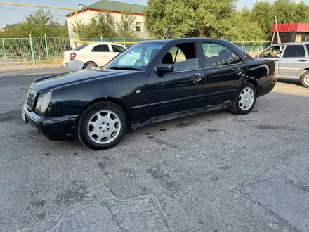 Mercedes-Benz E 230 1997 года за 1 750 000 тг. в Шымкент – фото 3
