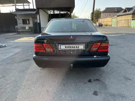 Mercedes-Benz E 230 1997 года за 1 750 000 тг. в Шымкент – фото 7