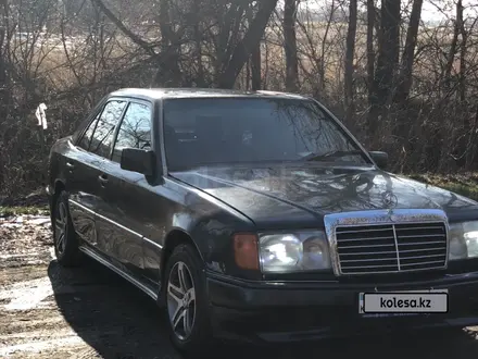 Mercedes-Benz E 230 1992 года за 1 050 000 тг. в Талдыкорган – фото 2