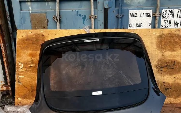 Крышка багажника на Porsche Panamera/Двери капот фары крылья бампера за 5 000 тг. в Алматы