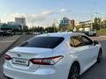 Toyota Camry 2021 годаfor15 000 000 тг. в Астана – фото 6