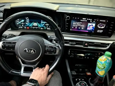Kia K5 2021 года за 10 900 000 тг. в Алматы – фото 20