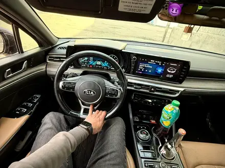 Kia K5 2021 года за 10 900 000 тг. в Алматы