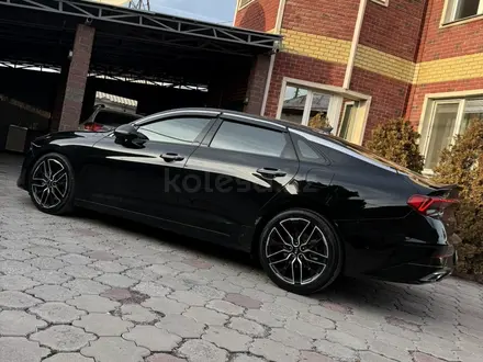 Kia K5 2021 года за 10 900 000 тг. в Алматы – фото 6