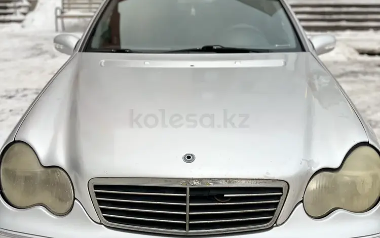 Mercedes-Benz C 200 2000 года за 1 980 000 тг. в Астана