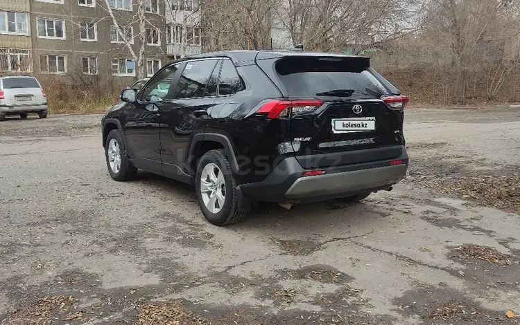 Toyota RAV4 2021 годаfor15 000 000 тг. в Усть-Каменогорск