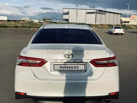Toyota Camry 2021 года за 11 500 000 тг. в Уральск – фото 3