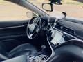 Toyota Camry 2021 года за 11 500 000 тг. в Уральск – фото 11