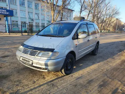 Volkswagen Sharan 1997 года за 2 350 000 тг. в Уральск – фото 10
