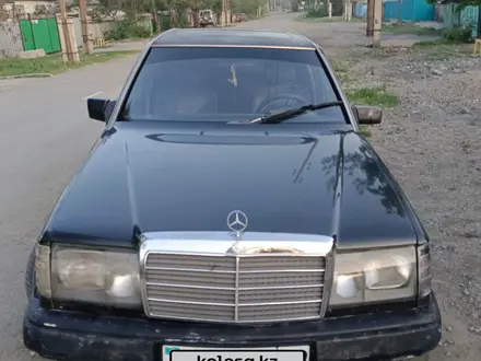 Mercedes-Benz E 200 1992 года за 900 000 тг. в Талдыкорган