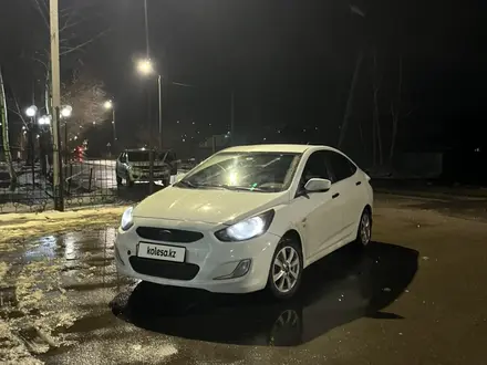 Hyundai Solaris 2012 года за 5 000 000 тг. в Усть-Каменогорск – фото 9