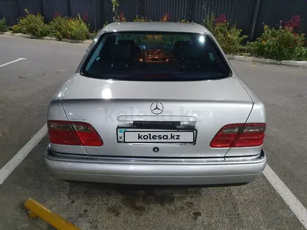 Mercedes-Benz E 320 1998 года за 4 600 000 тг. в Кызылорда – фото 3