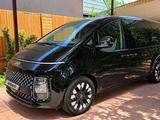 Hyundai Staria 2022 года за 18 800 000 тг. в Алматы