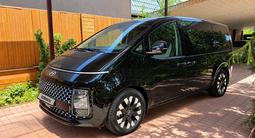 Hyundai Staria 2022 года за 18 800 000 тг. в Алматы