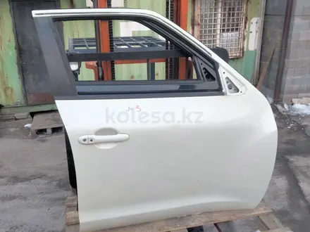 Передняя правая дверь Nissan Juke за 100 000 тг. в Алматы