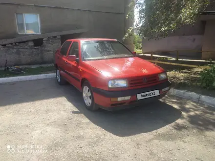 Volkswagen Vento 1993 года за 1 400 000 тг. в Караганда – фото 2