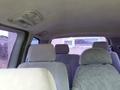 Kia Carnival 2003 года за 3 200 000 тг. в Уральск – фото 5