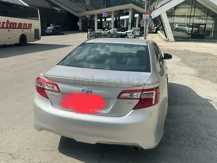 Toyota Camry 2014 года за 6 000 000 тг. в Актобе – фото 3