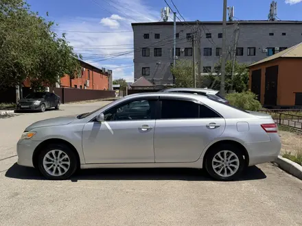Toyota Camry 2010 года за 4 000 000 тг. в Атырау – фото 3