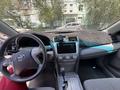 Toyota Camry 2010 года за 4 000 000 тг. в Атырау – фото 12