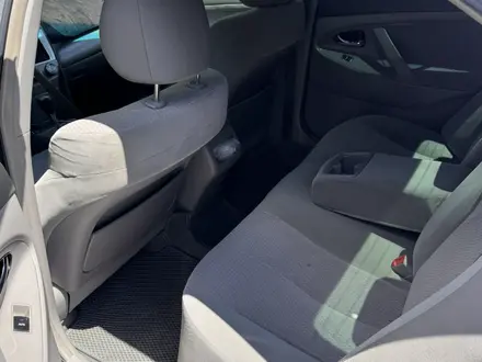 Toyota Camry 2010 года за 4 000 000 тг. в Атырау – фото 13