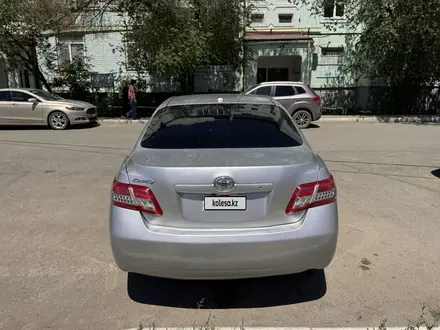 Toyota Camry 2010 года за 4 000 000 тг. в Атырау – фото 5