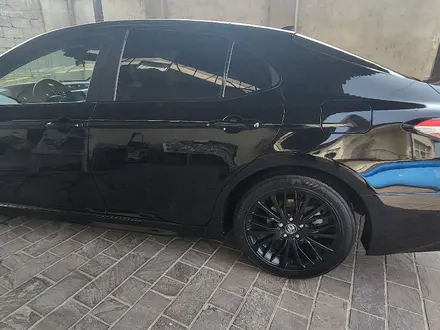 Toyota Camry 2019 года за 11 500 000 тг. в Тараз – фото 3