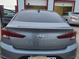 Hyundai Elantra 2018 года за 8 450 000 тг. в Атырау – фото 2