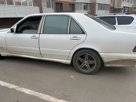 Mercedes-Benz S 320 1995 года за 2 500 000 тг. в Астана – фото 2