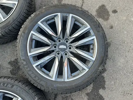 285/45/22 Michelin диски cadillac за 2 550 000 тг. в Алматы – фото 2