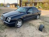 Mercedes-Benz E 230 1997 годаүшін4 500 000 тг. в Семей – фото 2