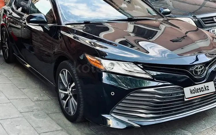 Toyota Camry 2018 годаүшін9 450 000 тг. в Атырау