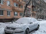 Volkswagen Passat 2001 годаfor3 100 000 тг. в Костанай