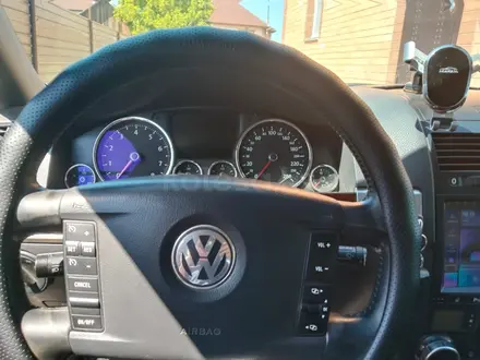 Volkswagen Touareg 2007 года за 4 700 000 тг. в Астана – фото 8