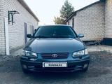 Toyota Camry 1998 годаүшін3 000 000 тг. в Урджар