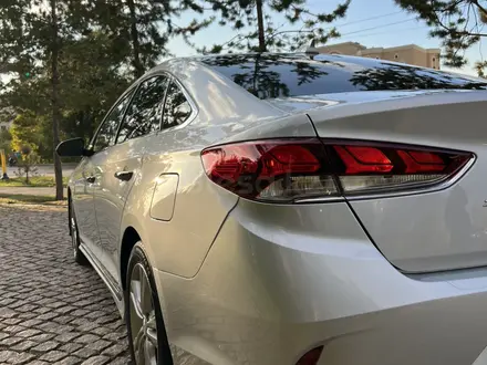 Hyundai Sonata 2019 года за 9 800 000 тг. в Алматы – фото 16