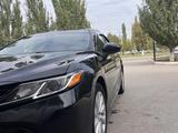 Toyota Camry 2018 года за 11 500 000 тг. в Астана – фото 3