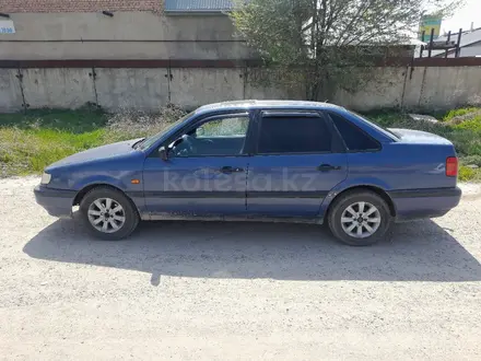 Volkswagen Passat 1994 года за 1 300 000 тг. в Тараз – фото 3