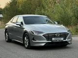 Hyundai Sonata 2021 года за 9 800 000 тг. в Алматы – фото 2