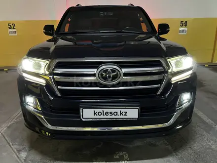 Toyota Land Cruiser 2019 года за 39 900 000 тг. в Астана