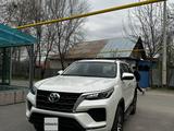 Toyota Fortuner 2022 года за 22 200 000 тг. в Алматы – фото 3