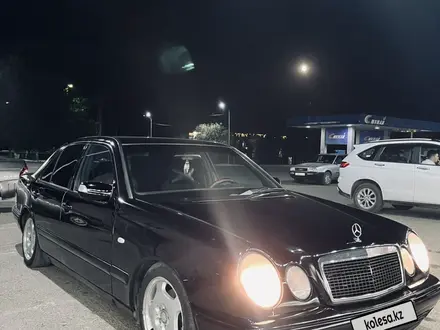 Mercedes-Benz E 230 1997 года за 2 300 000 тг. в Жезказган – фото 8