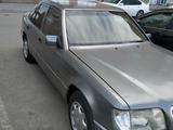 Mercedes-Benz E 230 1991 года за 1 580 000 тг. в Астана – фото 2