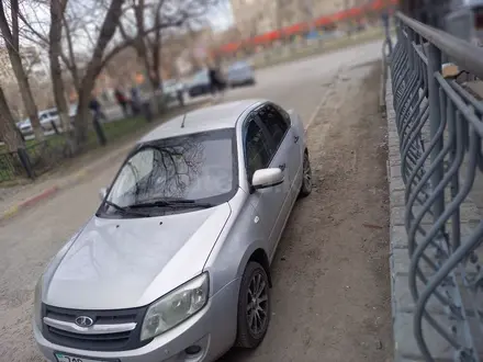 ВАЗ (Lada) Granta 2190 2013 года за 2 900 000 тг. в Темиртау – фото 2