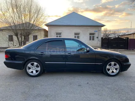 Mercedes-Benz E 320 1999 года за 5 200 000 тг. в Кызылорда – фото 3