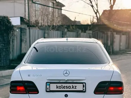 Mercedes-Benz E 320 2001 года за 6 100 000 тг. в Алматы – фото 4